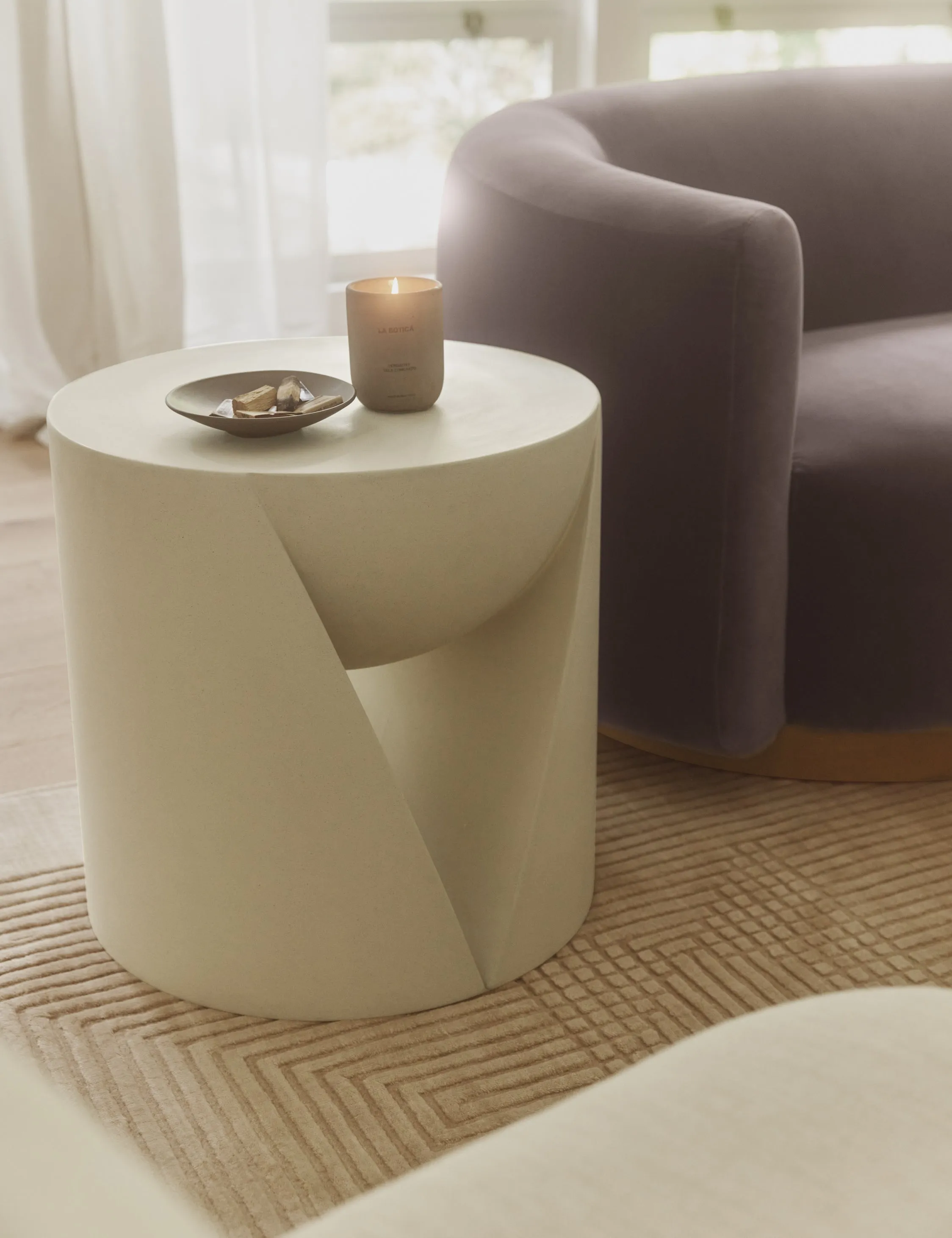 Amaya Indoor / Outdoor Round Side Table