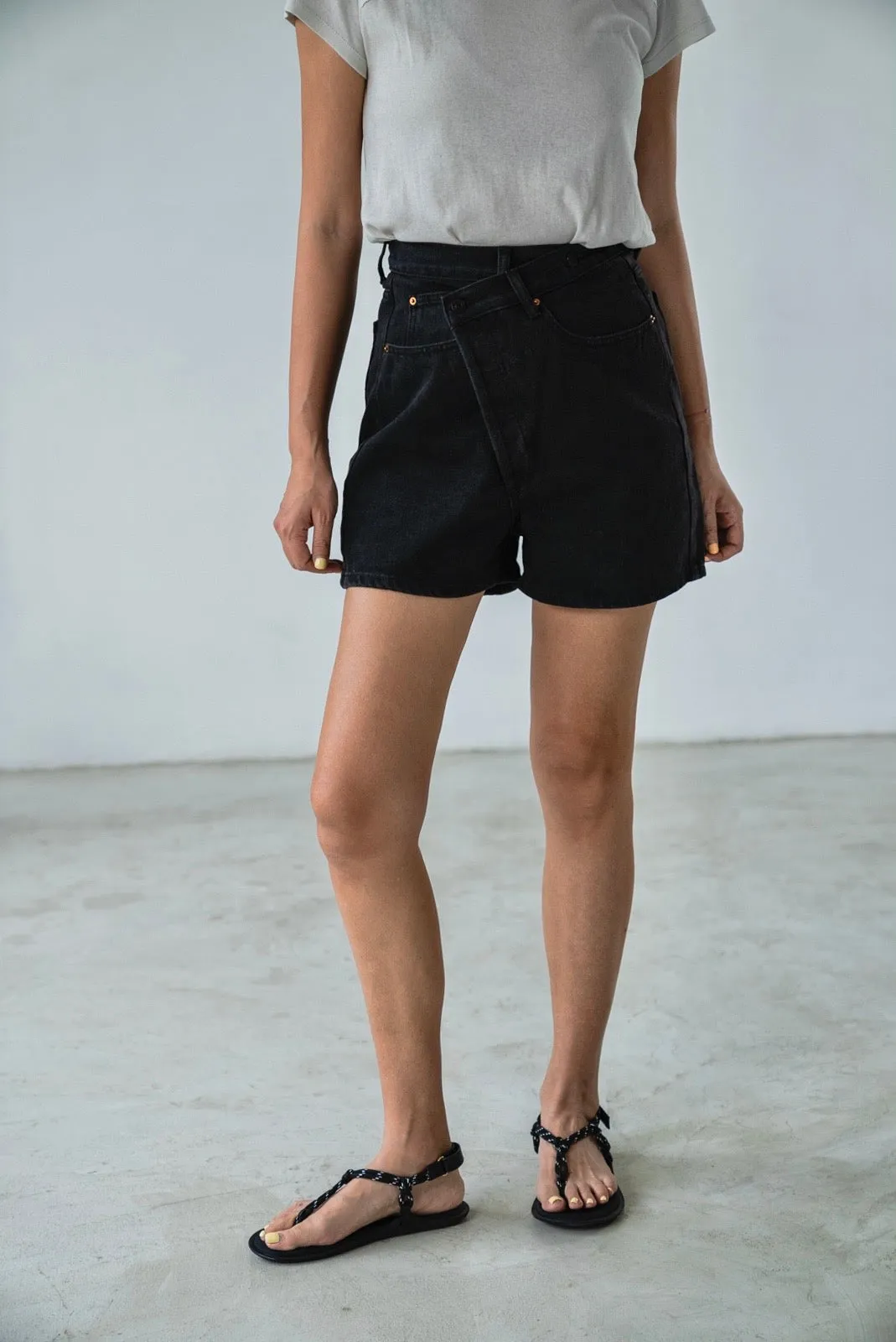 BLACK WRAP DEMIN SHORTS *LAST 2*