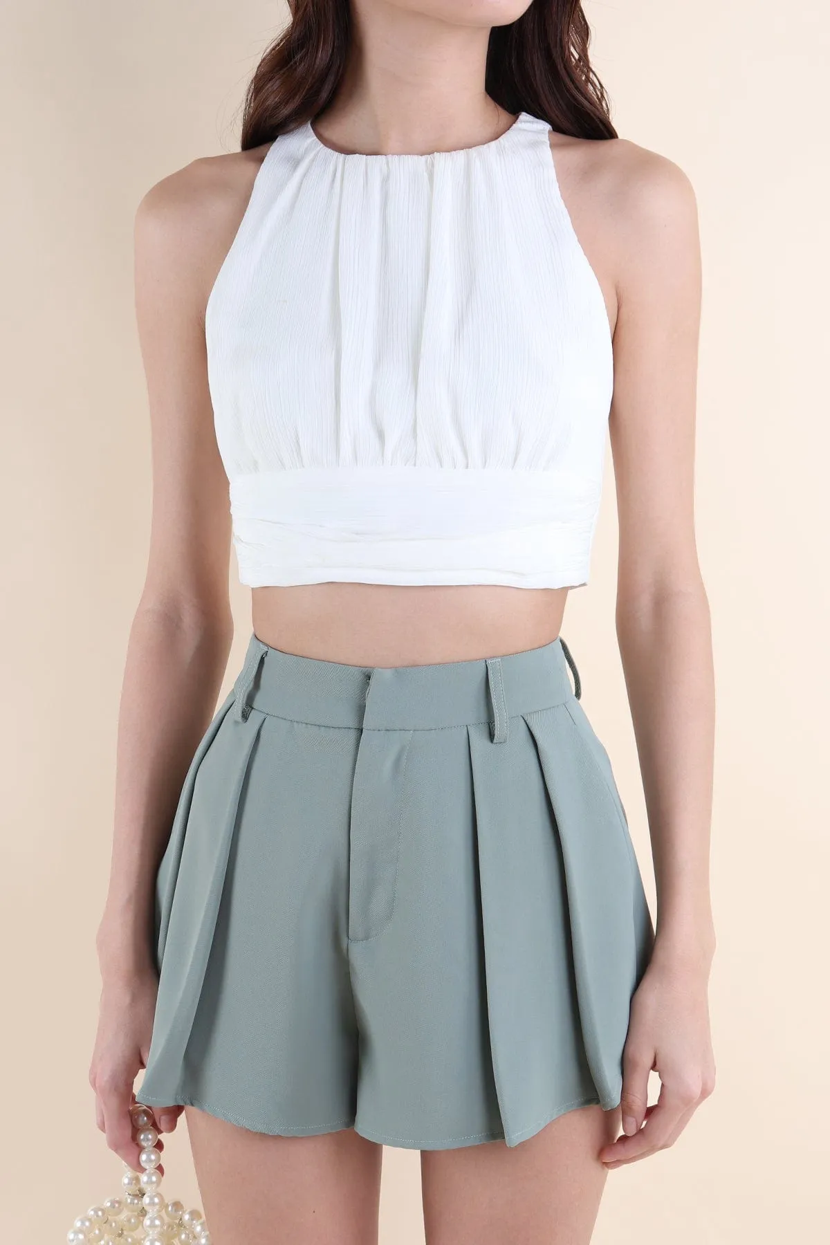 LUCERNE PLEATED SHORTS IN GREEN